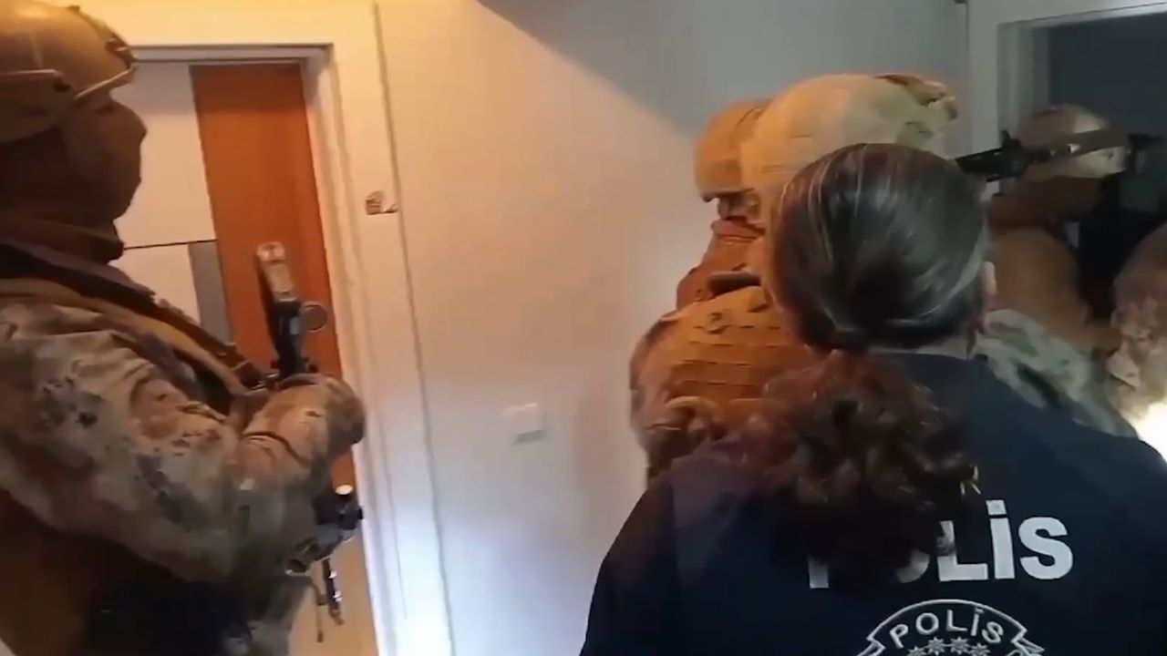 Klavye delikanlılığı sezonu kapanmıştır: Şanlıurfa'da dev operasyon!