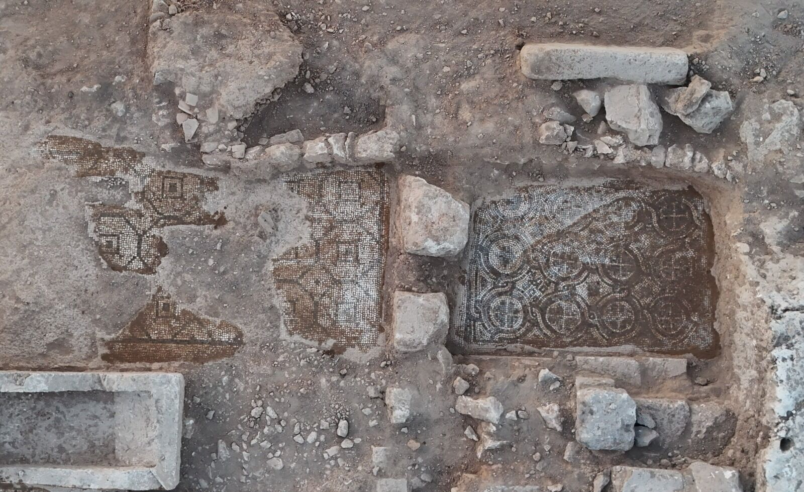 Şanlıurfa Kalesi’nde Yazıtlı Mozaik Gün Yüzüne Çıkarılıyor (3)