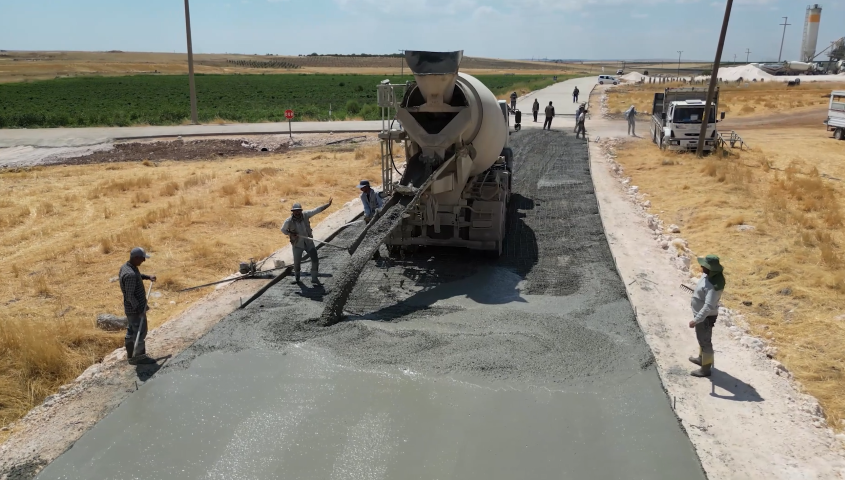 Şanlıurfa’da 17 Kilometrelik Grup Yolu Beton Yola Kavuşturuldu