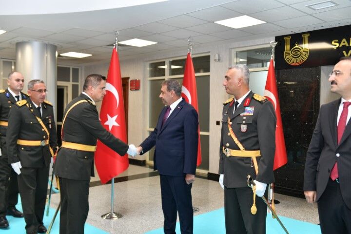 Şanlıurfa’da Zafer Bayramı Rüzgârı! Törenler Coşkuyla Gerçekleşti (2)