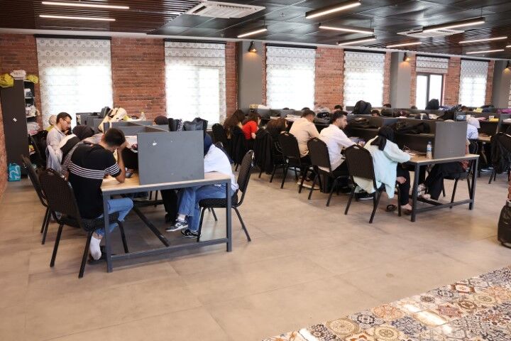 Sınavlara Hazırlanan Gençler Haliliye’de Bu Merkezleri Tercih Ediyor (1)