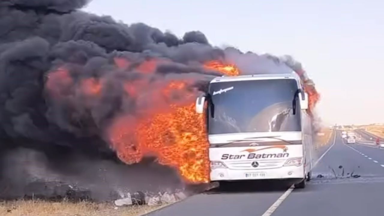 Şanlıurfa'da yolcu otobüsü alevlere teslim oldu: Faciadan dönüldü!