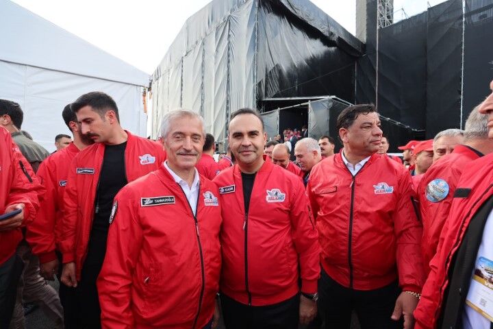 Başkan Tahmazoğlu Şanlıurfa’da TEKNOFEST Takımlarını Ziyaret Etti