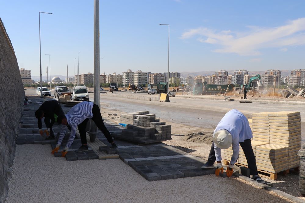 Büyükşehi̇r, Şanliurfa Şehi̇r Hastanesi̇ Yolunda Ulaşimi Rahatlatiyor (4)