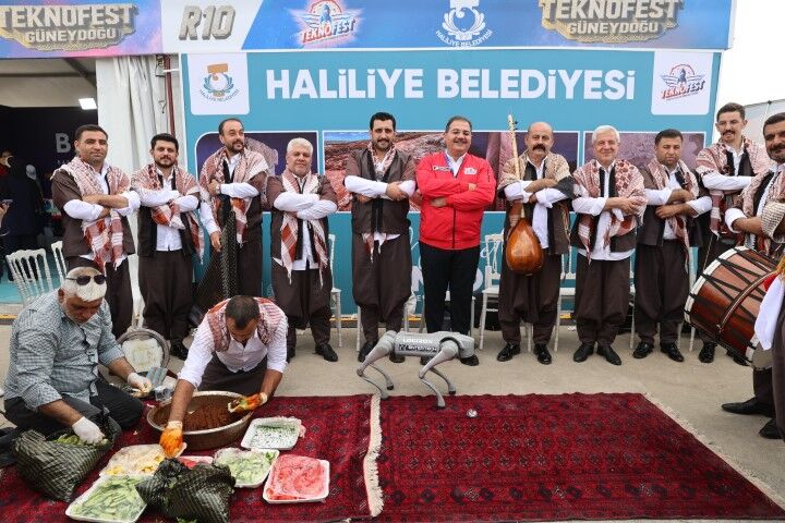 TEKNOFEST'te çiğ köfte sürprizi: Canpolat Şanlıurfa'nın lezzetini tanıttı