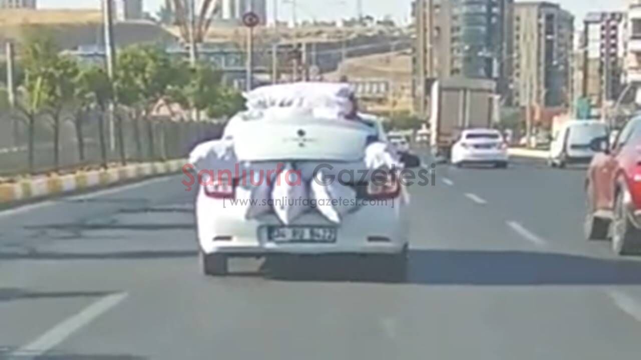 Şanlıurfalı'nın isot aşkı sınırları zorladı: Çuvallar arabayı esir aldı, görenler "İsotun arabası var" dedi!