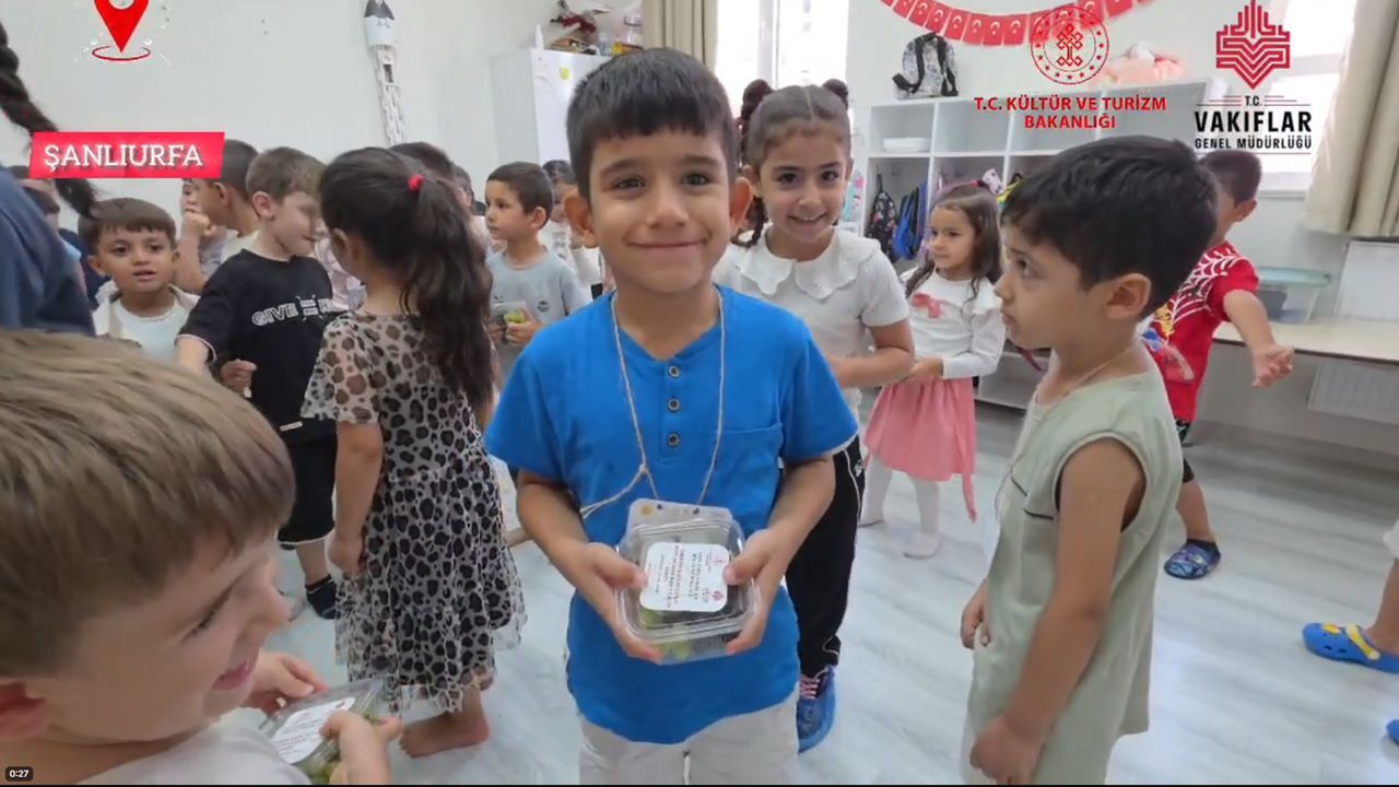Okulun ilk gününde Şanlıurfa'da yüzleri güldüren asırlık gelenek