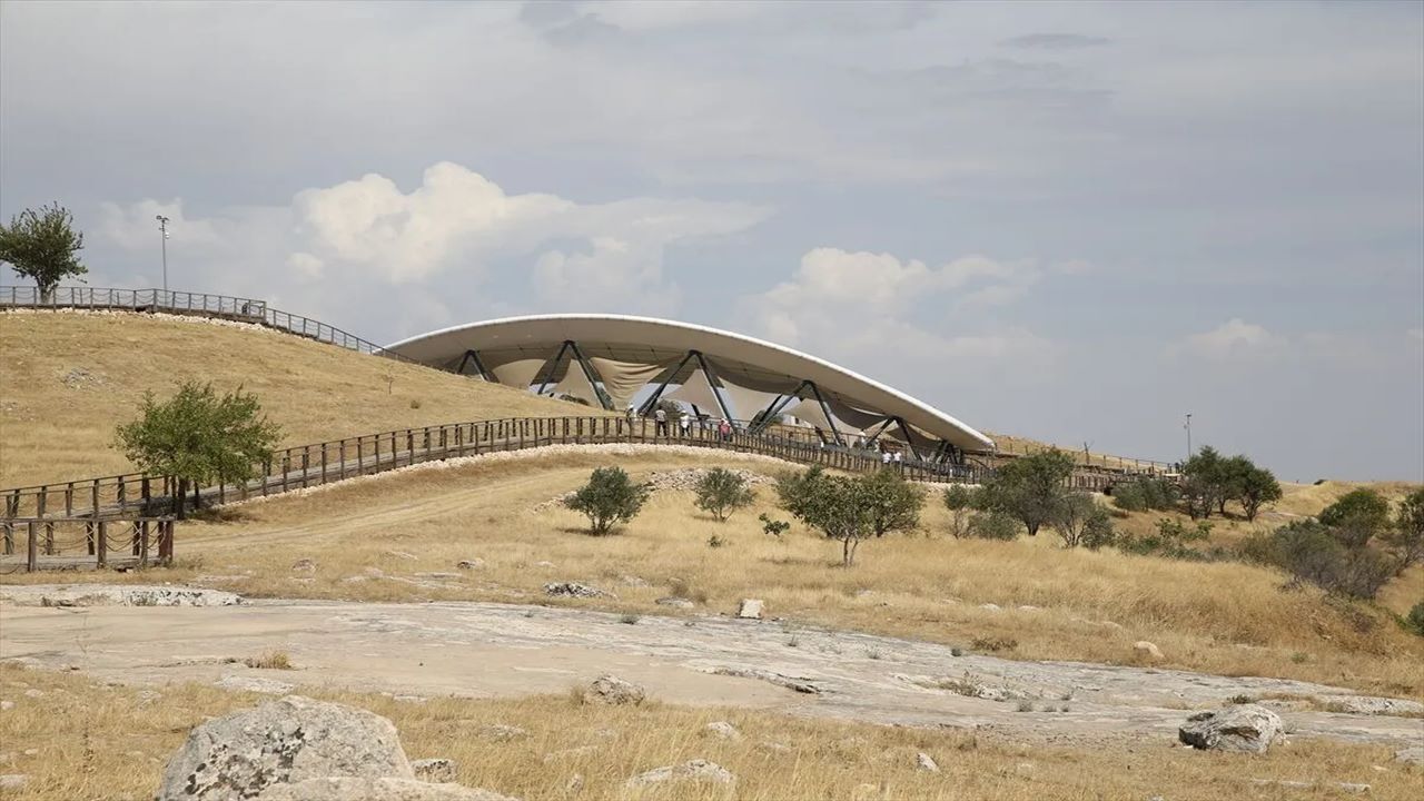 Yalanlarla mı avutuluyormuşuz? Tarihin sıfır noktasındaki bulgular, tarihi sil baştan yazıyor!