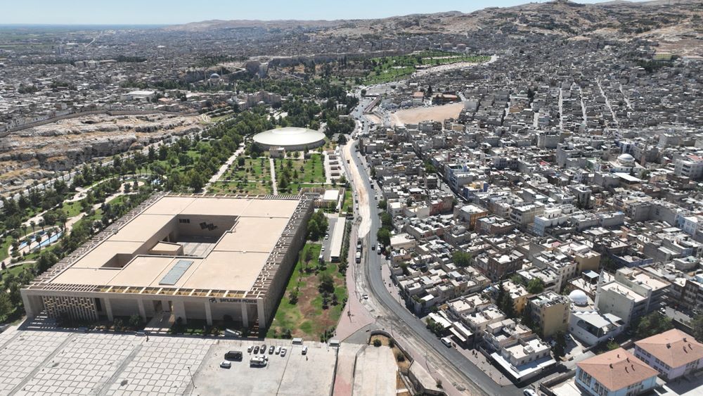 Halepli̇bahçe Caddesi̇’nde Asfalt Çalişmalari Sürüyor (5)