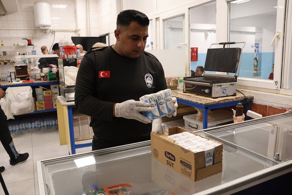 Hali̇li̇ye Zabitasindan Okul Kanti̇nleri̇ne Siki Deneti̇m (2)