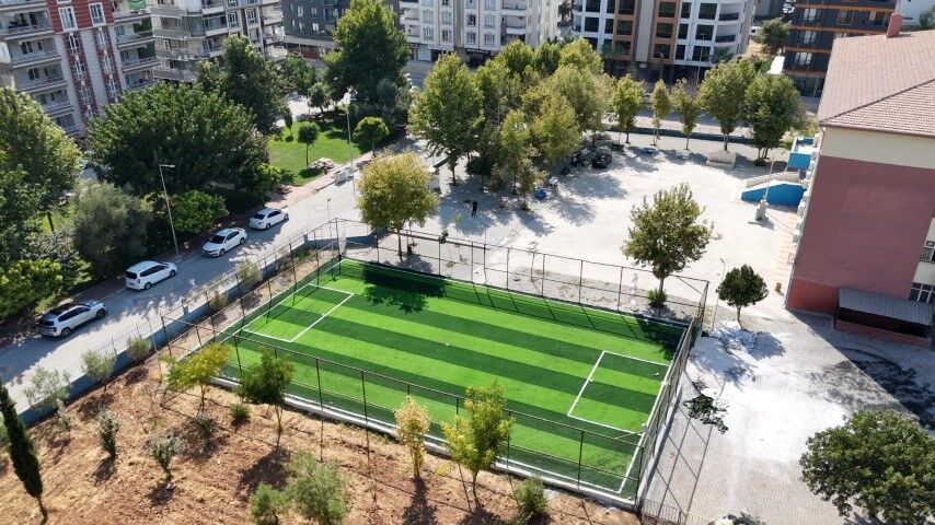 Karaköprü’de 5 Okula 5 Senteti̇k Çi̇m Saha (1) (Small)