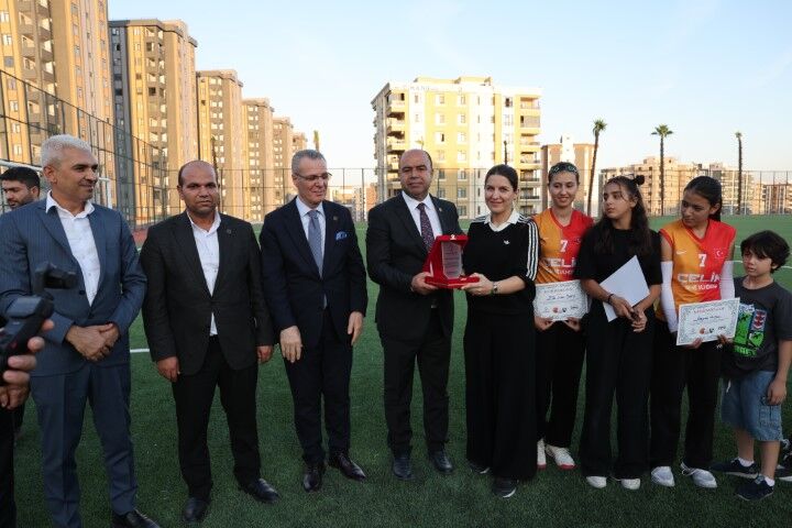 Karaköprü’de Spor Yatirimlariyla Yeni̇ Nesi̇l Yeti̇şi̇yor (4) (Küçük)