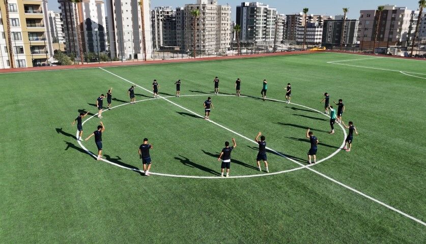 Şanlıurfa’da Dev Spor Tesisi Kapılarını Açtı! Gençler Sahaya Çıktı
