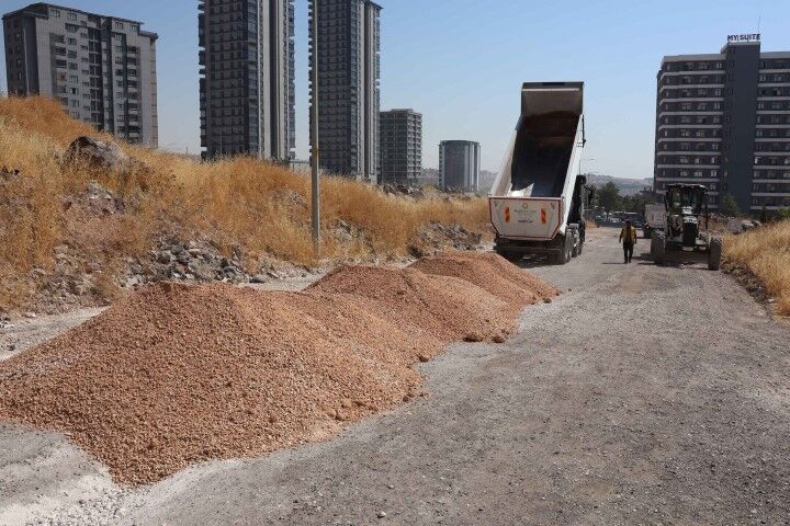 Şanlıurfa’da Dikkat Çeken Çalışma! Haliliye’de Yollar Baştan Aşağı Yenileniyor