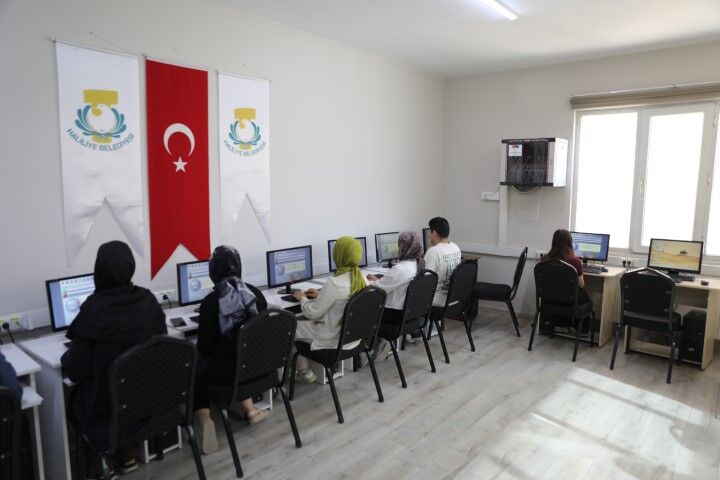 Şanlıurfa’da Gençlerin Yoğun İlgi Gösterdiği Kurs Başladı (1)