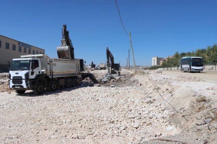 Şanlıurfa’da Herkesin Merak Ettiği Yol İçin Çalışmalar Başladı (2)