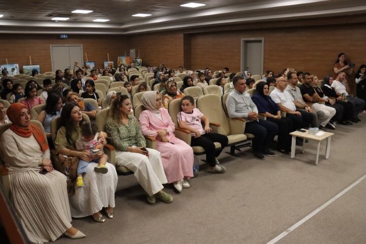 Şanlıurfa’da Sahne Onların Oldu! Öğrenciler Yeteneklerini Sergiledi (2)
