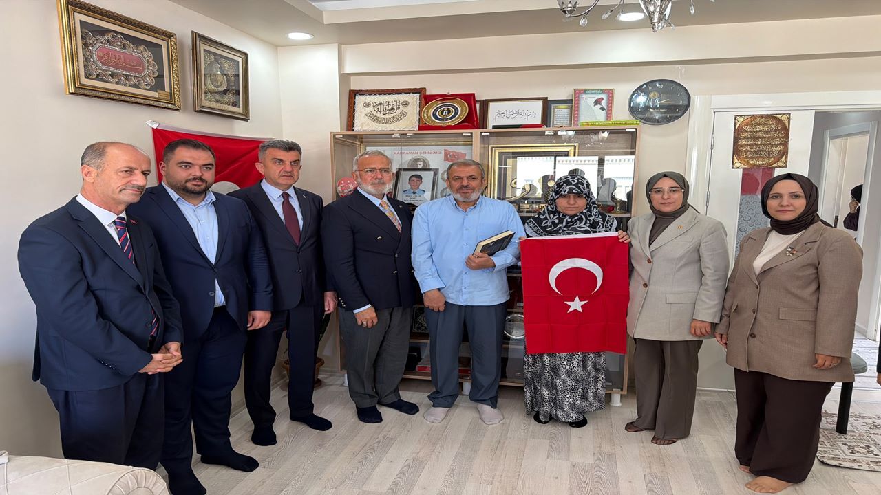 AK Parti heyetinden, Şanlıurfa şehidinin ailesine vefa ziyareti