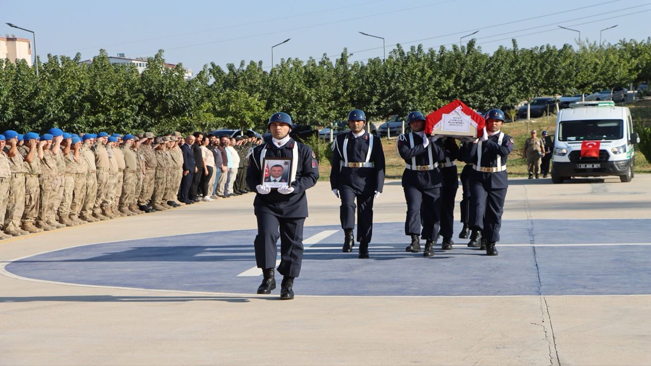 Şanlıurfa'da askeri tören: Jandarma Uzman Çavuş Murat Memili son yolculuğuna uğurlandı!