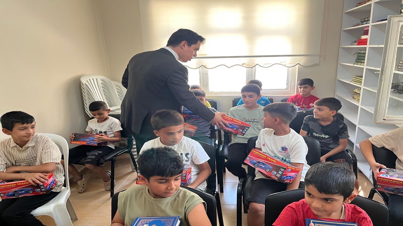 Şanlıurfa Suruç’ta Kur’an-ı Kerim’e geçen öğrenciler için anlamlı program
