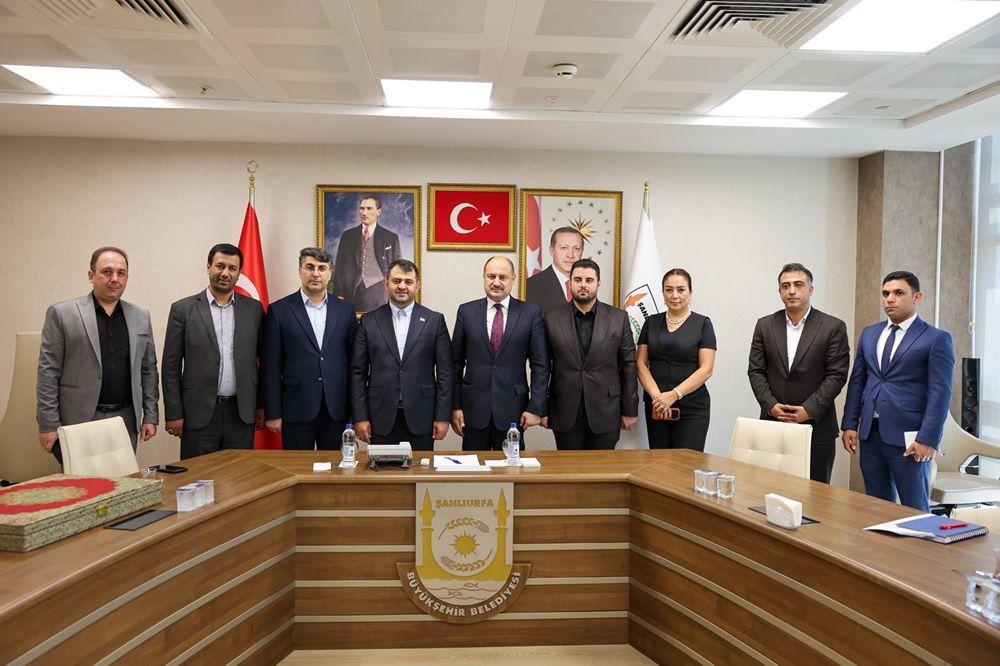 Urmi̇ye Beledi̇yesi̇ Heyeti̇ Şanliurfa’da Kardeş Şehi̇r Bağlari Güçleni̇yor (3)