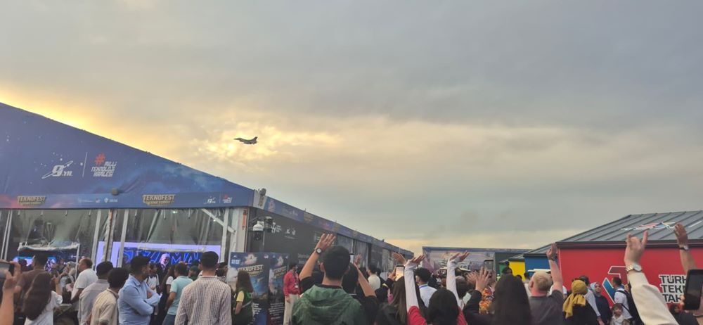 Dikkat, demir bilekler Şanlıurfa semalarında: TEKNOFEST'te SOLOTÜRK'ü yağmur bile durduramadı