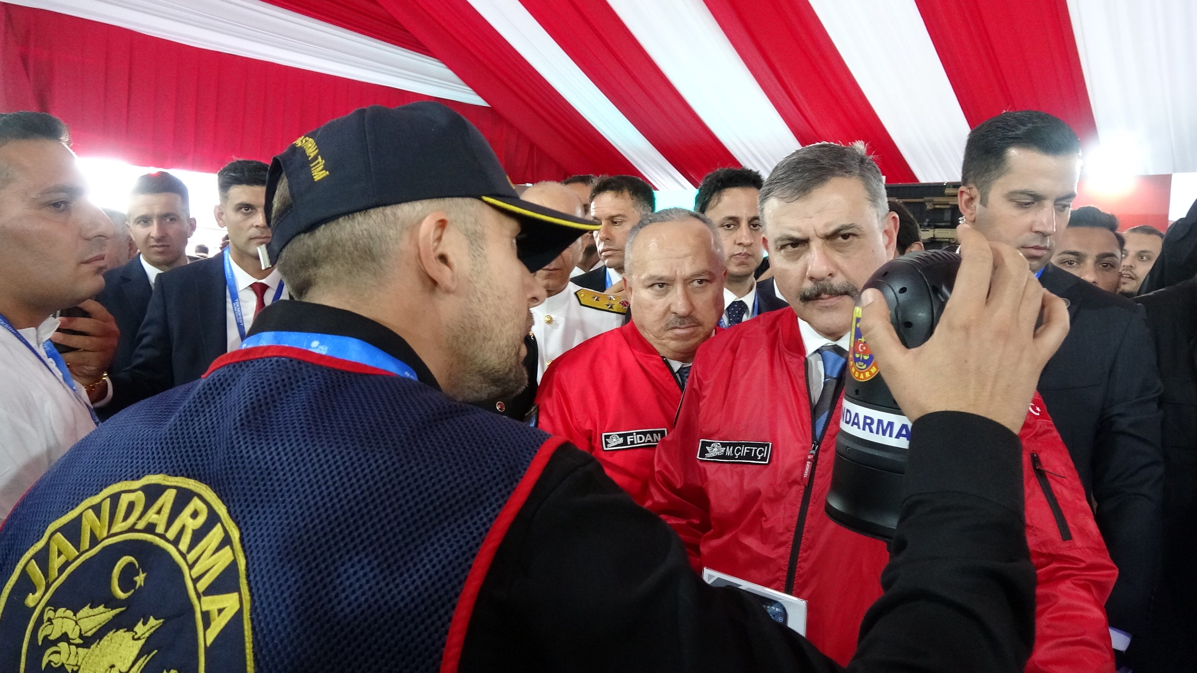 İçişleri Bakanı Mustafa Çiftçi bu kez operasyonun değil gökyüzünde direksiyon başında