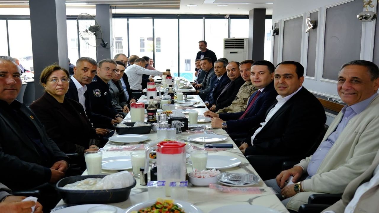 Şanlıurfa Birecik'te Muhtarlar İçin Özel Program Düzenlendi!