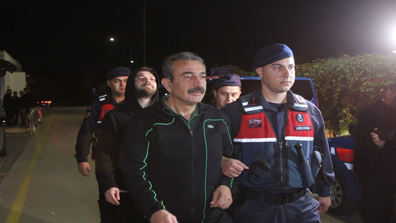Adana’da Belediye Soruşturmasında Büyük Şok! Başkan Emrah Kozay Dahil 34 Kişi Tutuklandı