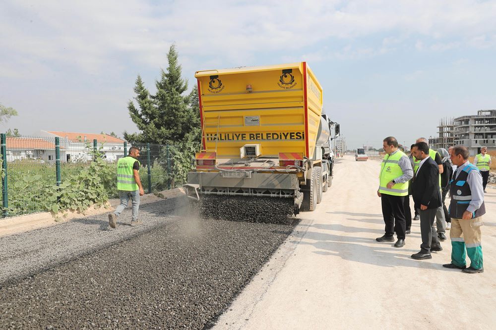 Başkan Canpolat Hali̇li̇ye’ni̇n Yollarini Öz Kaynaklarimizla Asfaltliyoruz (3)