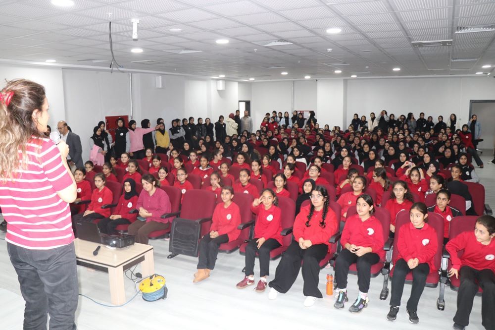 Büyükşehi̇r’den “Beni̇m İlk Bi̇tki̇m” İle Çevre Bi̇li̇nci̇ Eği̇ti̇mi̇ (1)