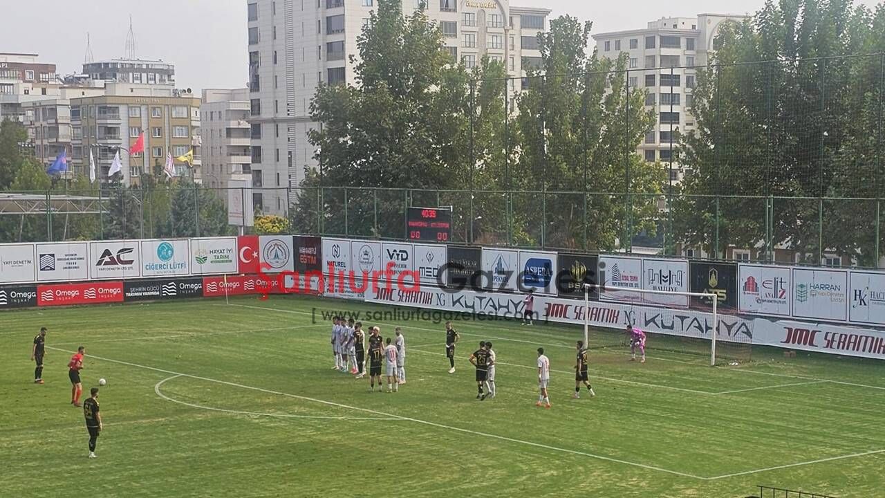 Karaköprü Belediyespor Evinde Yıkıldı! Bitlis Spor’a 1-0 Mağlup Oldu