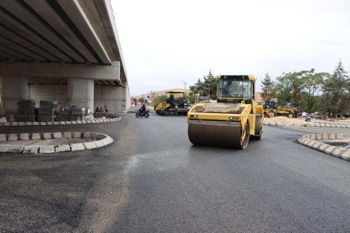 Şanlıurfa’da Trafiği Rahatlatan Projede Yeni Hamle: Alt Yollar Asfaltlanıyor