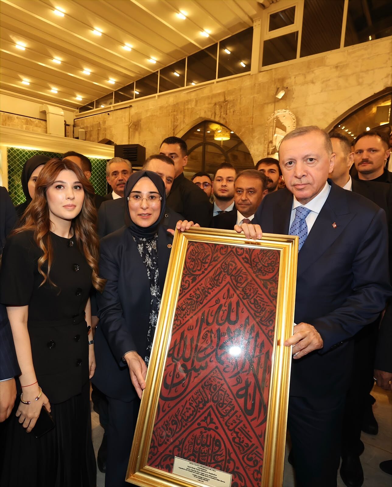 Cumhurbaşkanı Erdoğan Şanlıurfa’da Cevahir Han’da Ağırlandı