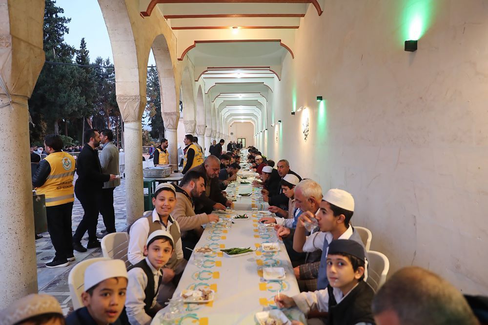 Hali̇li̇ye Beledi̇yesi̇nden Bi̇nlerce Vatandaşa Geleneksel Ti̇ri̇t İkrami (7)