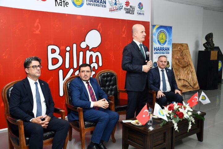 Şanlıurfa’da YÖK Başkanı Erol Özvar Öğrencilerle “Bilim Kafe”de Buluştu