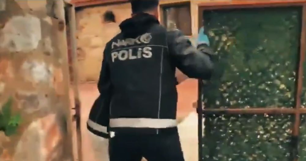 Şanlıurfa'da uyuşturucu çetelerine darbe: Binlerce insanı zehirleyecek ölüm hapları 'narko' engele takıldı!