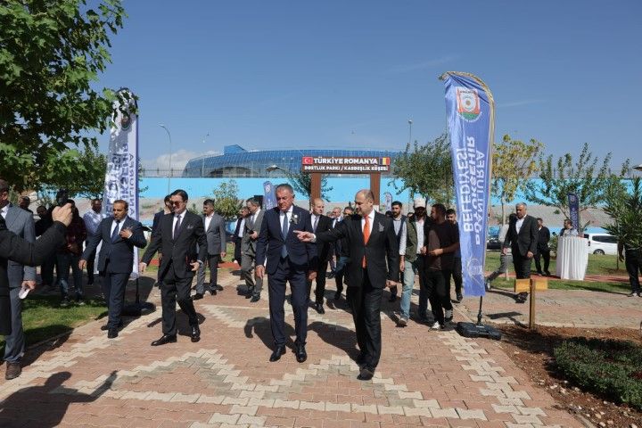 Şanliurfa İle Pi̇tești̇ Arasinda Dostluk Fi̇danlari Toprakla Buluştu (7) (Küçük)