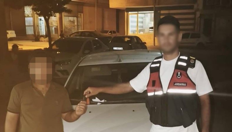 Şanlıurfa’da Ev Önüne Bırakılan Araç Çalındı! Jandarma Şüpheliyi Buldu (1)