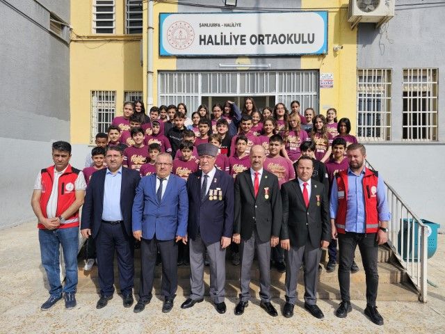 Şanlıurfa’da Milli Bilinç İçin Gaziler Öğrencilerle Bir Araya Geldi