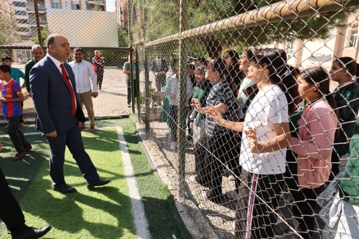 Şanlıurfa Karaköprü’de 5 okul modern spor sahasına kavuştu
