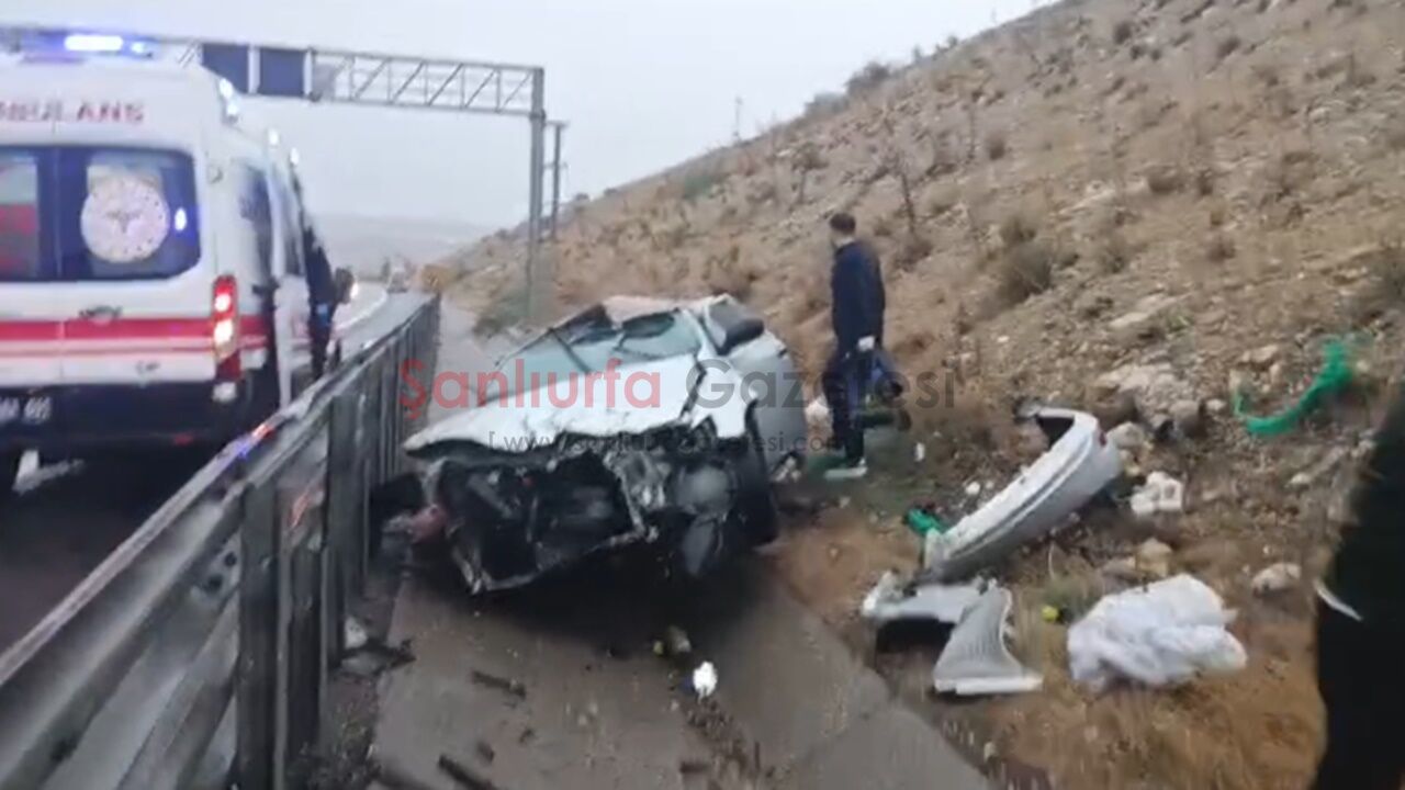 Şanlıurfa'da otoyolda feci kaza: 2 kişi yaralandı