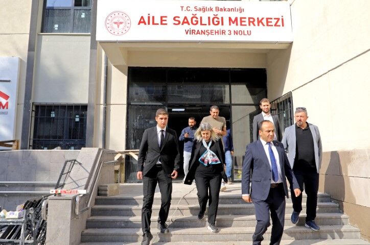 Şanlıurfa’da Sağlık Müdürü Erhan Berk Viranşehir’deki Tesisleri İnceledi (1)