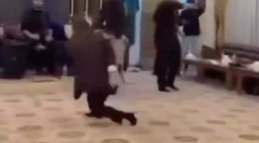 Şanlıurfa’da Sıra Gecesinde İbrahim Tatlıses Taklidi Yapmak İstedi, Kendini Yerde Buldu!