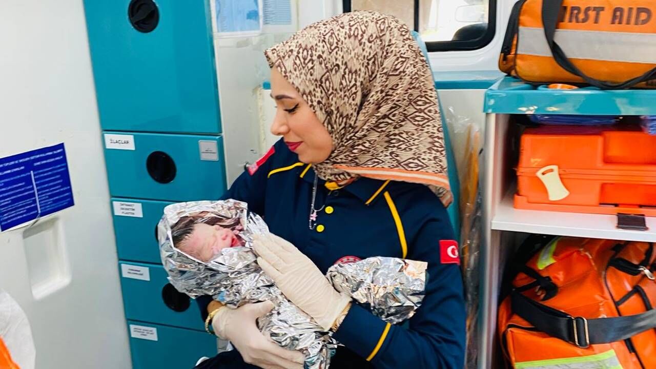Şanlıurfa’da Yeni Hayata İlk Adım: İki Aile Aynı Sevinci Yaşadı